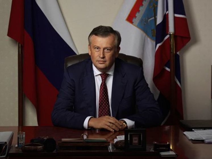 Губернатор Дрозденко напомнил ленинградцам о важных датах и поздравил с праздником