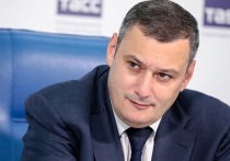 Временно исполняющий обязанности губернатора Курской области Александр Хинштейн в ходе оперативного совещания заявил, что без претензий примет увольнение чиновников, не готовых работать в новом формате, а также призвал «покаяться» тех, кто чувствует за собой какие-то грехи. Его слова приводит ТАСС