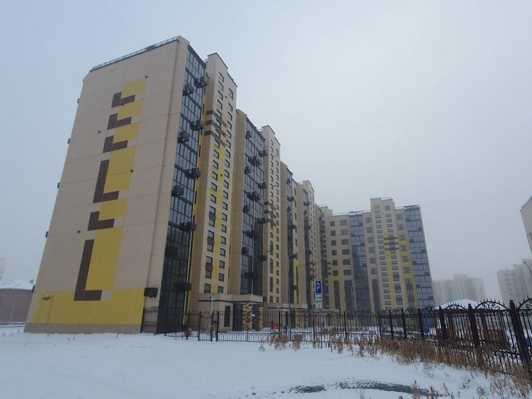 В Омске ввели в эксплуатацию многоэтажку с 52 «трёшками»