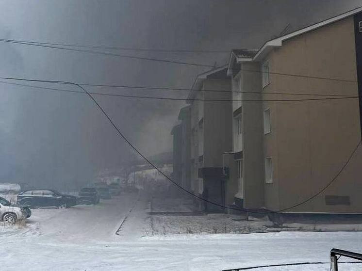 Шахтерск погрузился во тьму из-за дыма от пожара в старой школе