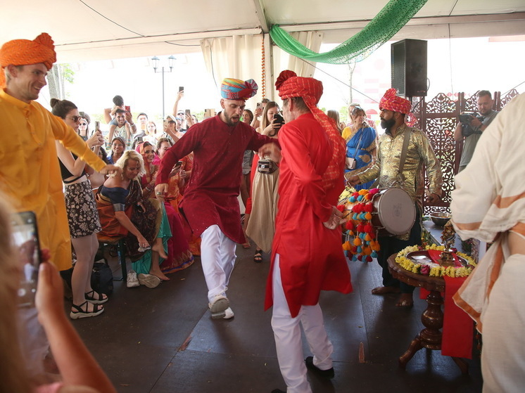 Индия пообещала продолжить тесные контакты с Россией вопреки внешнему давлению и геополитическому давлению