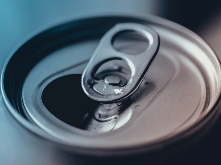 Эксперты назвали энергетические напитки опасными для мужской потенции