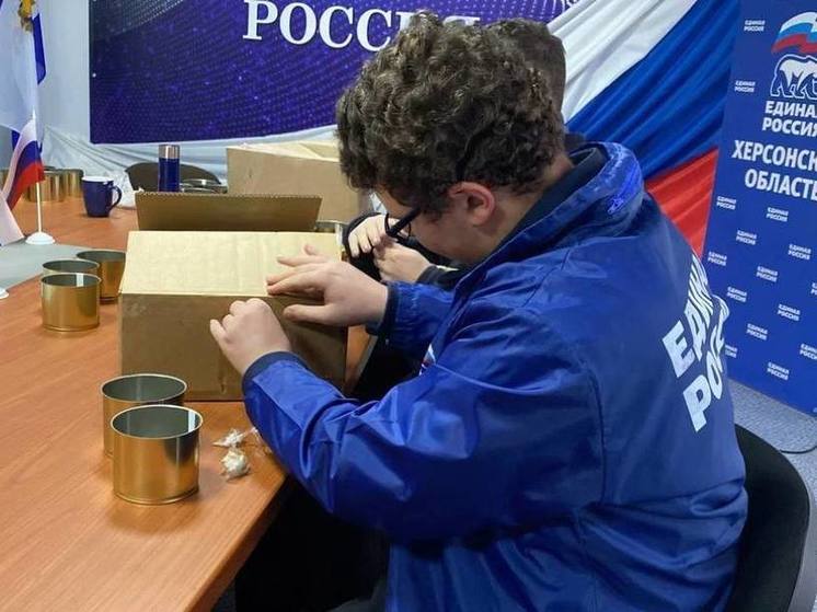Единороссы провели на Херсонщине мастер-класс по изготовлению окопных свечей