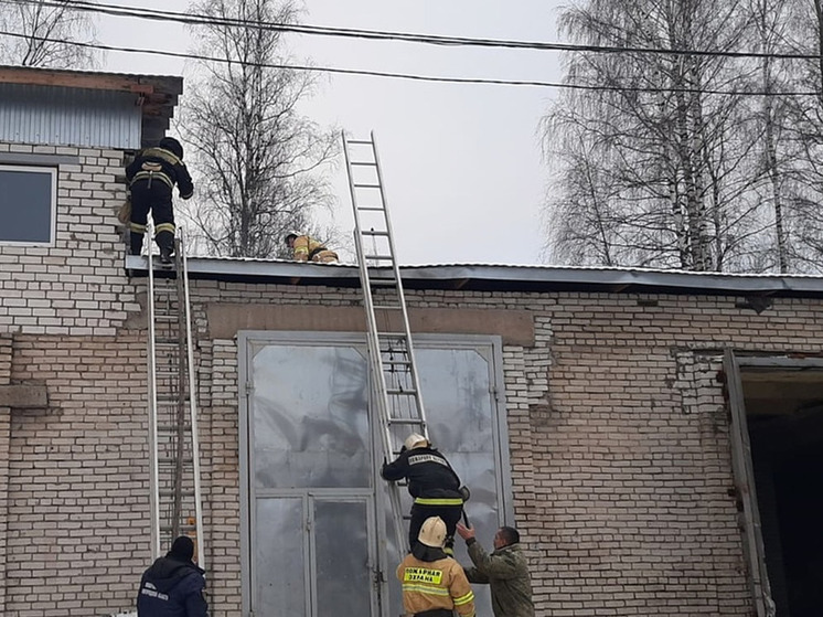 В Пестове 10 декабря пожарные тушили чердак котельной