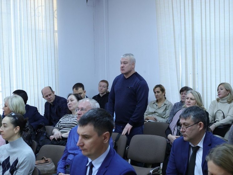 В Выборгском районе обсудили готовность коммунальных служб к зиме и праздникам