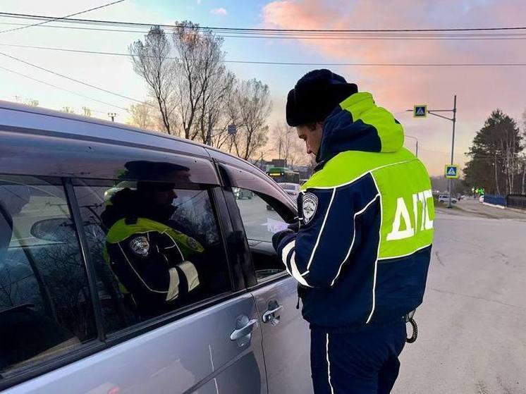 Пять пьяных и десять бесправных водителей поймали на сахалинских дорогах за сутки
