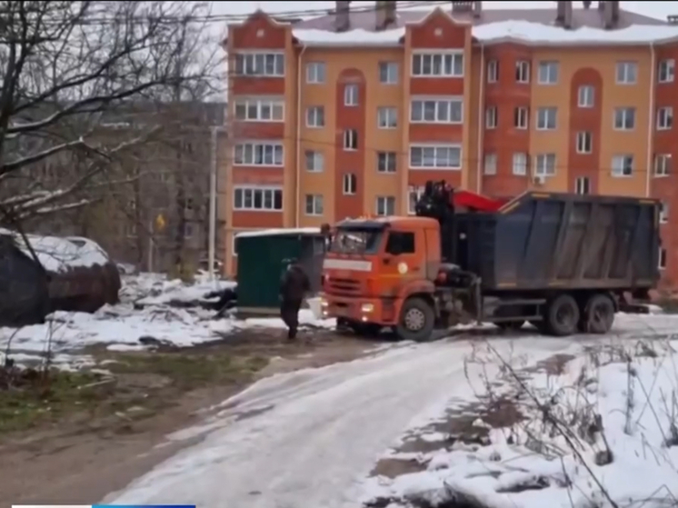 В Смоленской области ведутся работы по ликвидации свалок в разных муниципалитетах