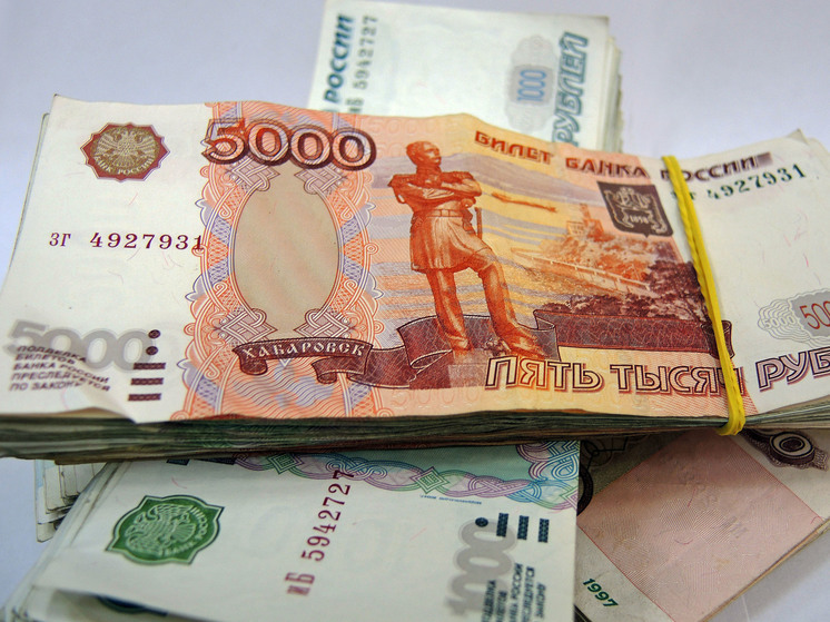 На матстимулирование денег у работодателей нет: все ушло на зарплатную гонку