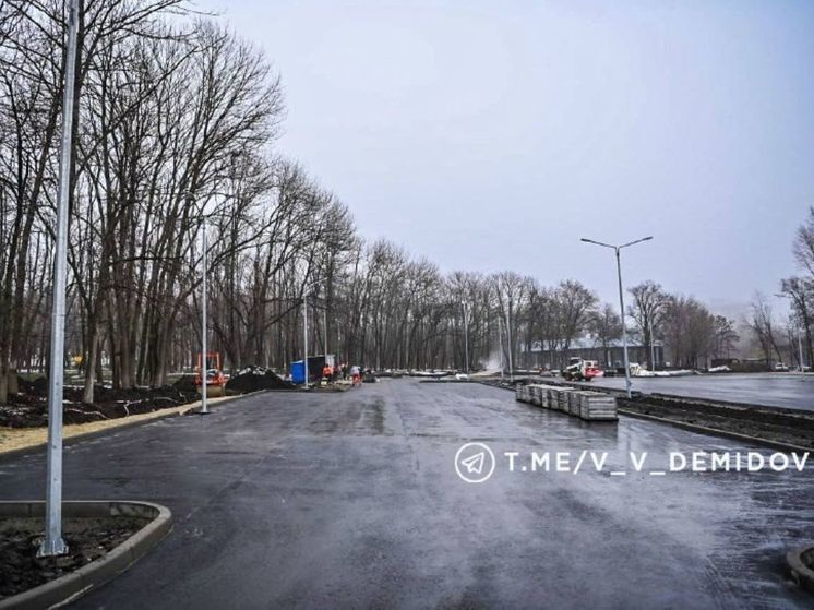 У Центрального парка Белгорода завершается строительство парковки