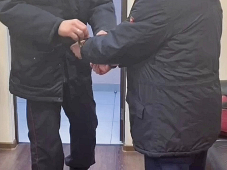 В Саратове задержан декан одного из вузов за крупную взятку