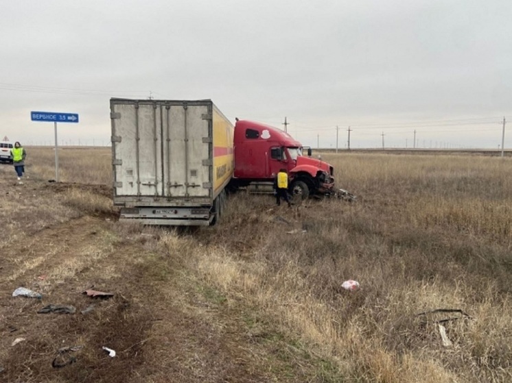  На трассе в Волгоградской области в ДТП с фурой погибли 2 человека