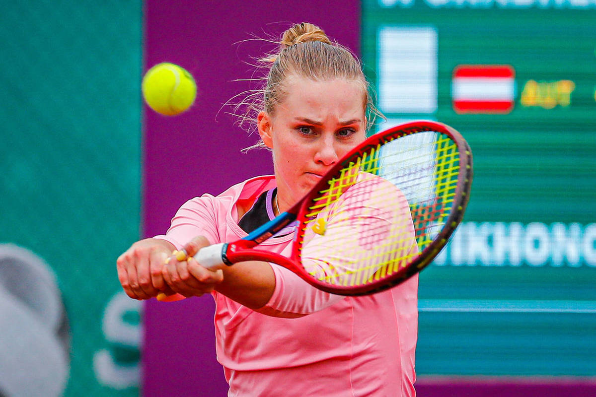 Тихонова уступила Жакемо в первом круге турнира в Лиможе