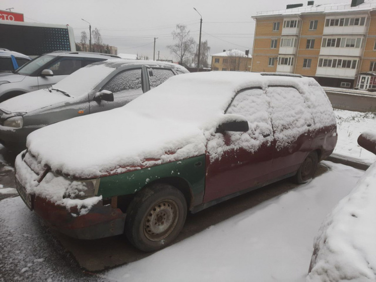 В Костроме начинают эвакуировать машины мешающие снегоуборке