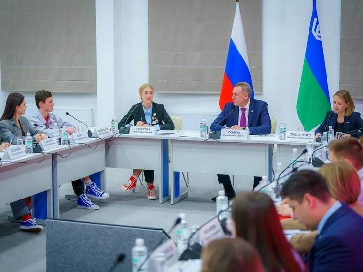 В Югре подвели итоги работы регионального отделения «Движение Первых»