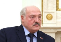 Начальник Генерального штаба вооруженных сил, первый заместитель министра обороны Белоруссии Павел Муравейко после заседания Совета безопасности страны сообщил журналистам, что белорусский лидер Александр Лукашенко отдал военным поручение обеспечить размещение российского ракетного комплекса «Орешник» на территории республики и спланировать его применение. Слова Муравейко приводит БелТА.