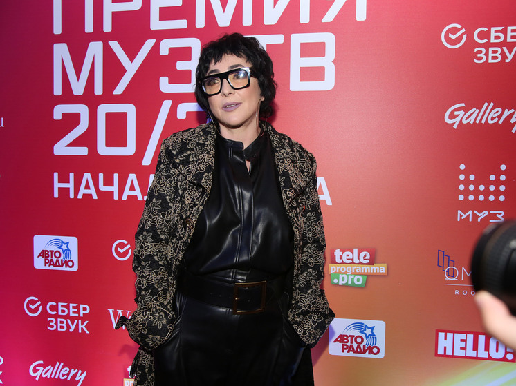 Лолита затосковала по мужской заботе