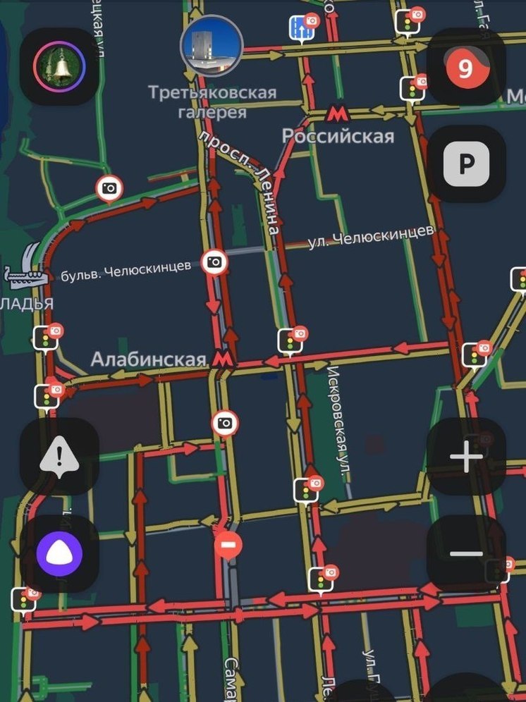 Самару сковали 10-балльные пробки из-за снегопада вечером 12 декабря