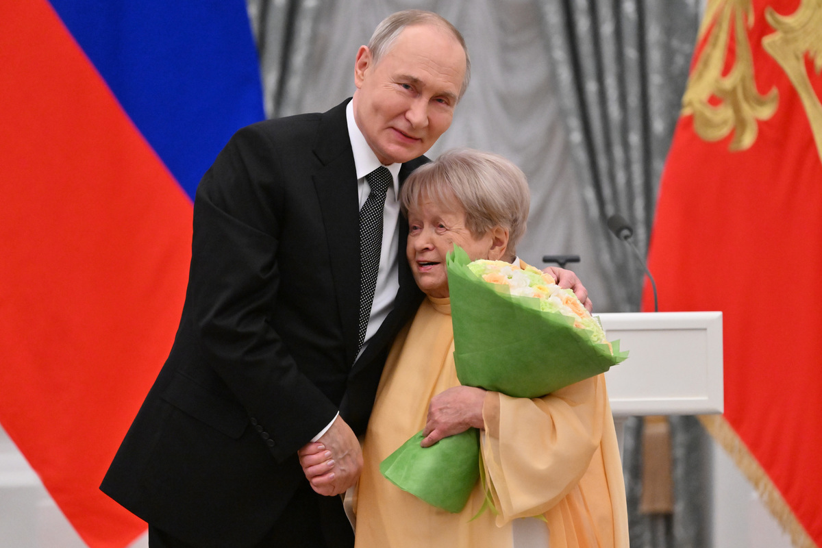 Путин в Кремле наградил Поддубного, Пахмутову, Цискаридзе, Баскова и Степашку