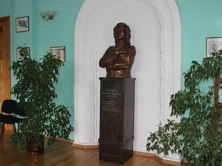 Кто же все эти люди?