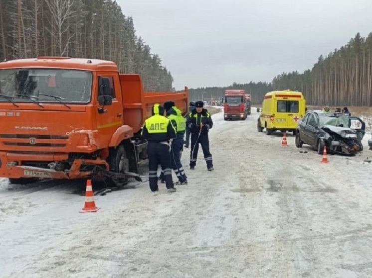 Трасса Екатеринбург – Тюмень перекрыта из-за массового ДТП
