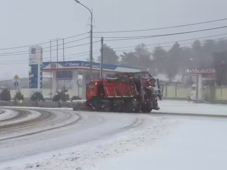 В Карачаево-Черкесии коммунальщики работают в усиленном режиме из-за снегопада