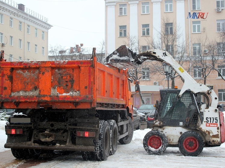 Калужские дорожники готовятся к снегопадам в выходные