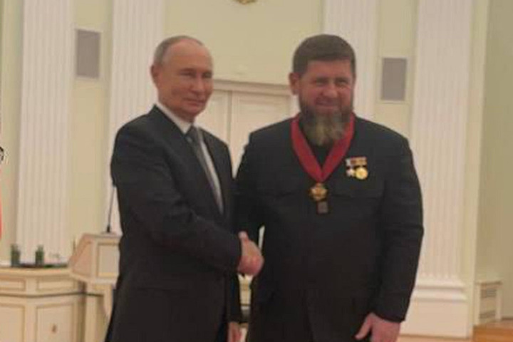 Путин наградил Кадырова за вклад в укрепление российской государственности