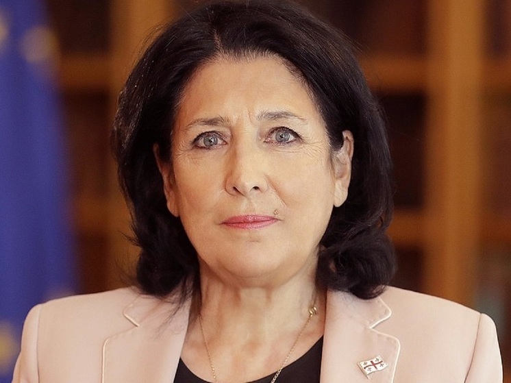 Зурабишвили считает намеченные на субботу президентские выборы в Грузии пародией