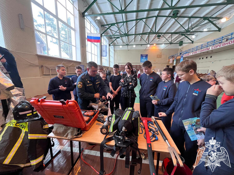 Кадетский класс Росгвардии принял участие в праздновании Дня спасателя в Тамбове