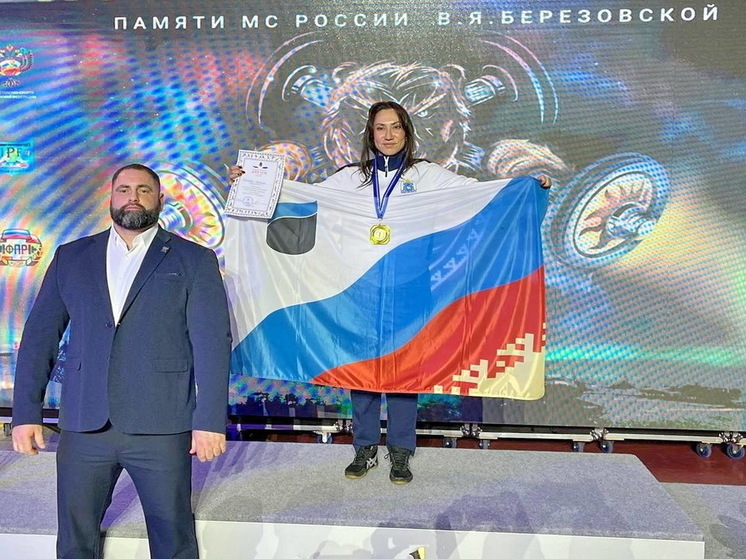 Губкинская силачка взяла золото чемпионата УрФО