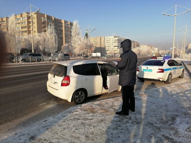 Приставы собрали с должников 1,2 миллиона рублей прямо на дорогах Абакана