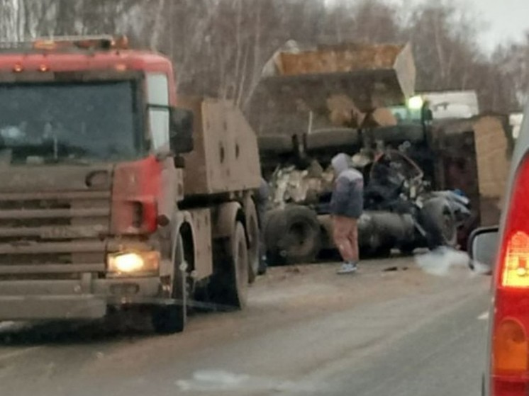 На трассе Липецк-Елец произошло лобовое ДТП с двумя тяжеловесами