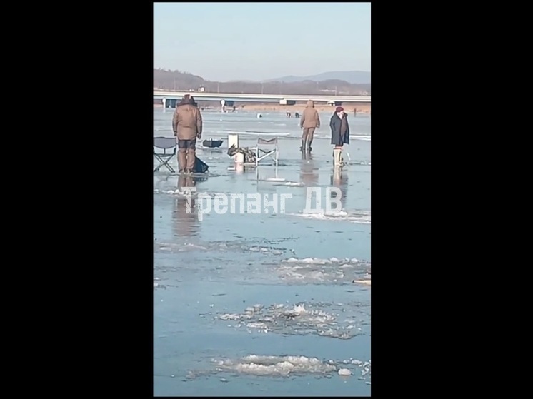 В Приморье рыбак провалился под лед
