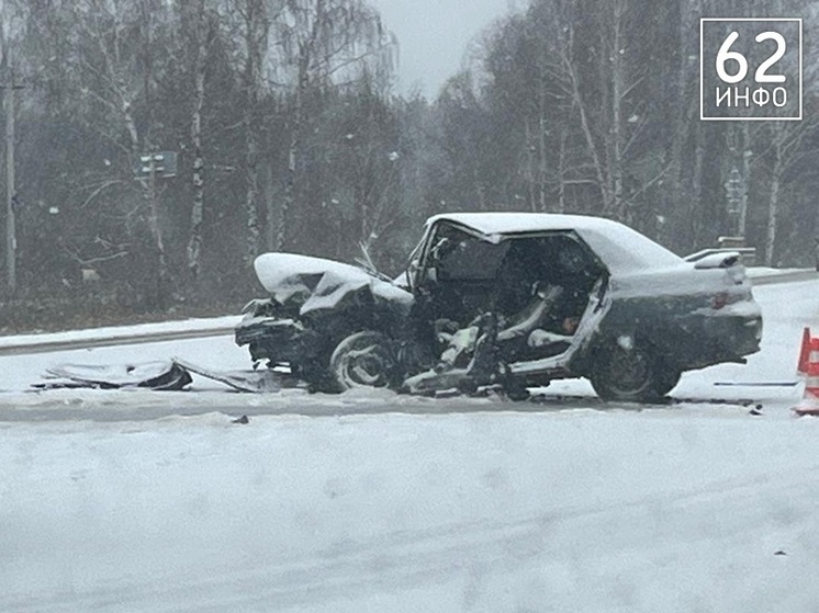 Серьёзная авария произошла на повороте на Снегири утром 14 декабря
