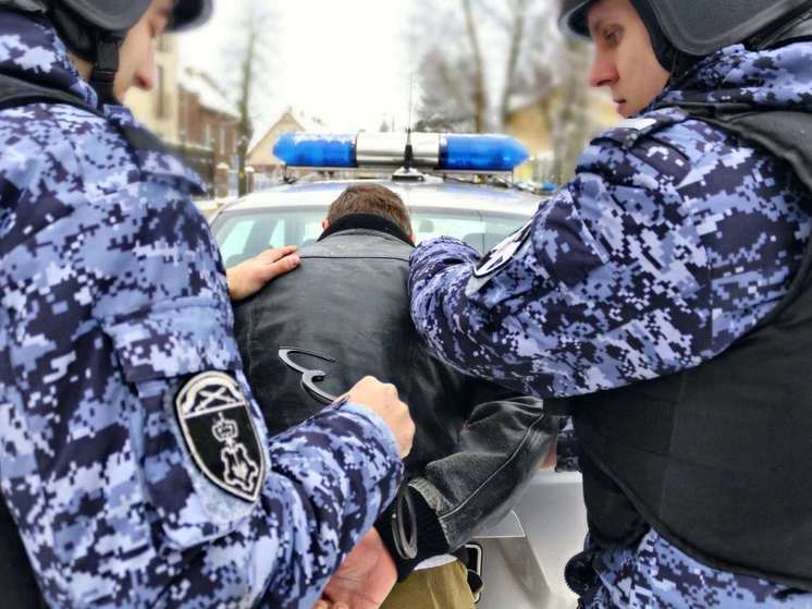 В Калининграде у местного жителя нашли в карманах запрещенные вещества