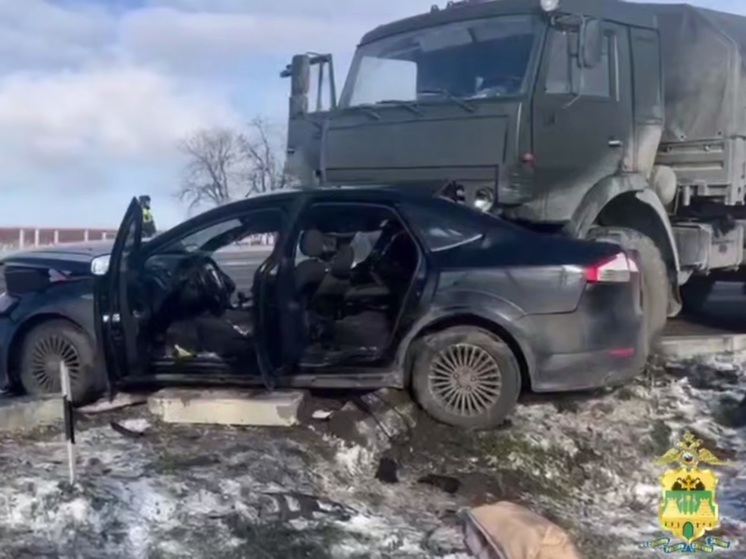В аварии с грузовиком на кубанской трассе погиб 14-летний подросток