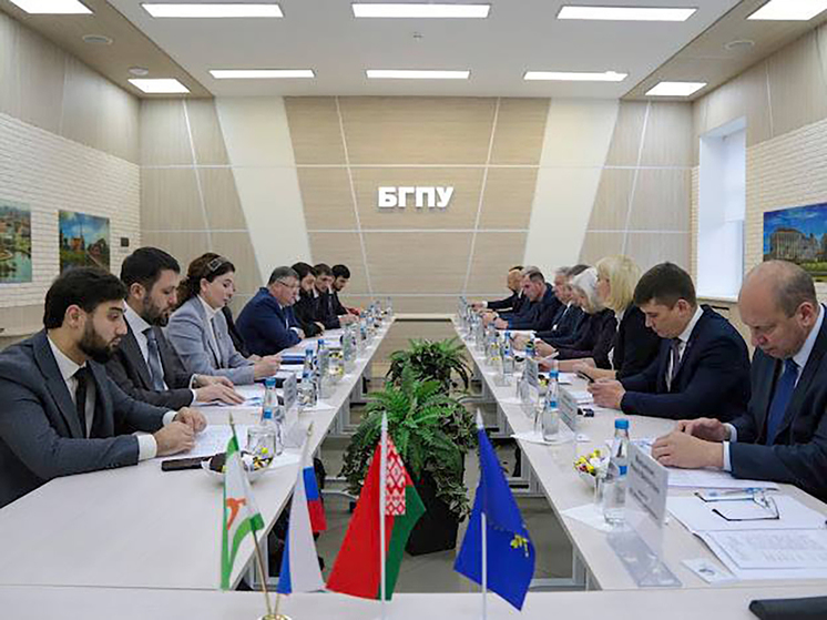 В перспективе – новые направления импорта, открытие фирменных магазинов, обмен опытом и совместные пленэры.