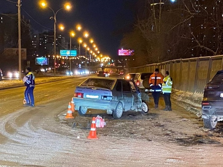 Четыре человека пострадали в ДТП в Екатеринбурге