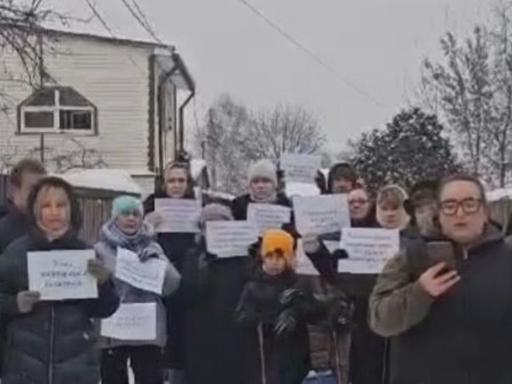 Жители деревни Мамоново записали видеообращение Владимиру Путину