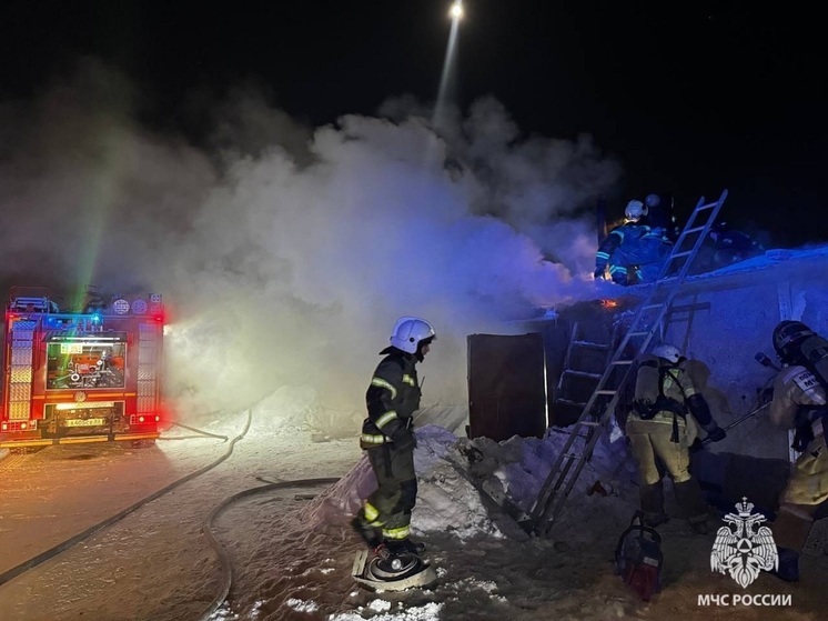 На пророка Аввакума в НАО загорелись гараж и жилище