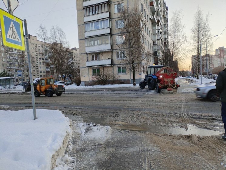 Циклон «Зива» создает опасную ситуацию на дорогах Петербурга