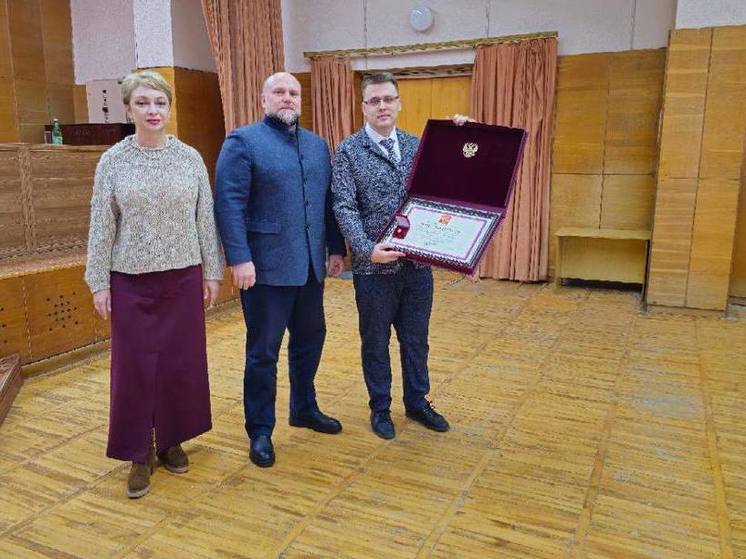 Тринадцать медиков из ЛНР удостоены ведомственных наград