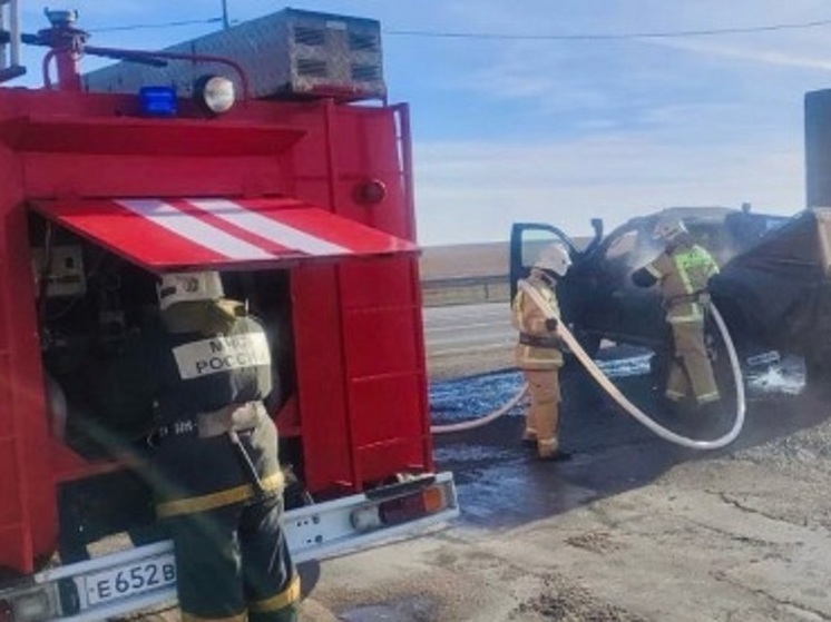 В дорожной аварии в Калмыкии пострадали 2 челолвека