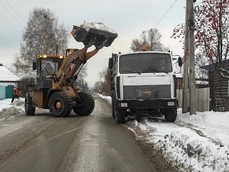 С улиц Новосибирска убрали 41 тысячу кубометров снега