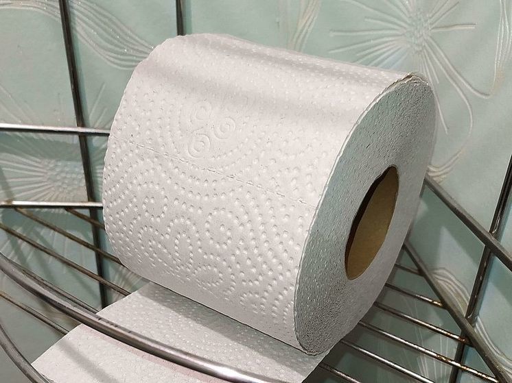 В Чите спустя два года открыли деревянный туалет для жителей бараков