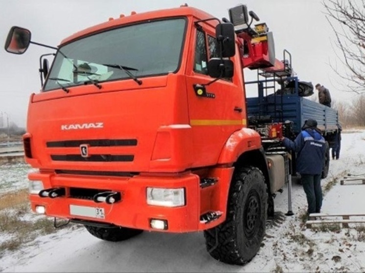 В автопарк «Белоблводоканала» поступил новый манипулятор