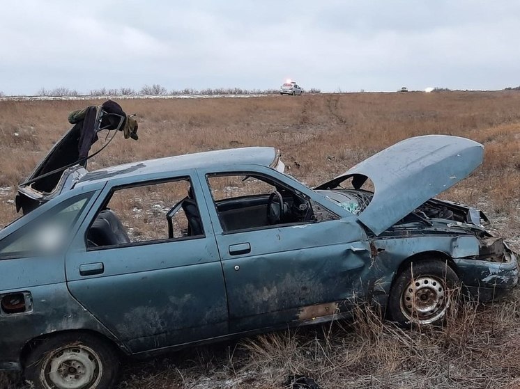 Под Волгоградом в аварии, устроенной водителем без прав, пострадали трое