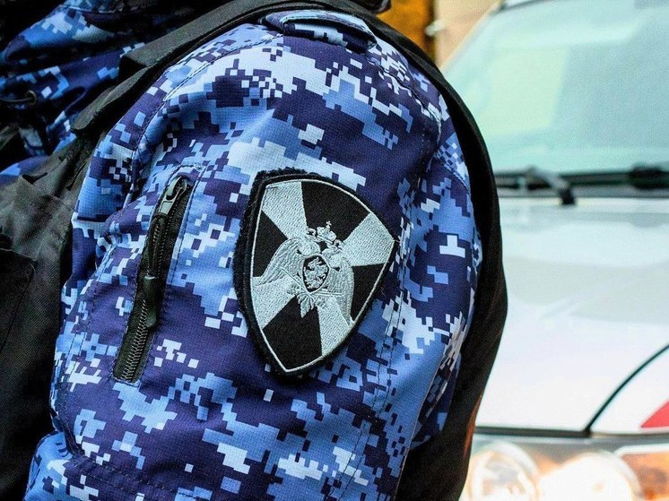 Пьяный мужчина устроил разгром в чужом доме в Подмосковье