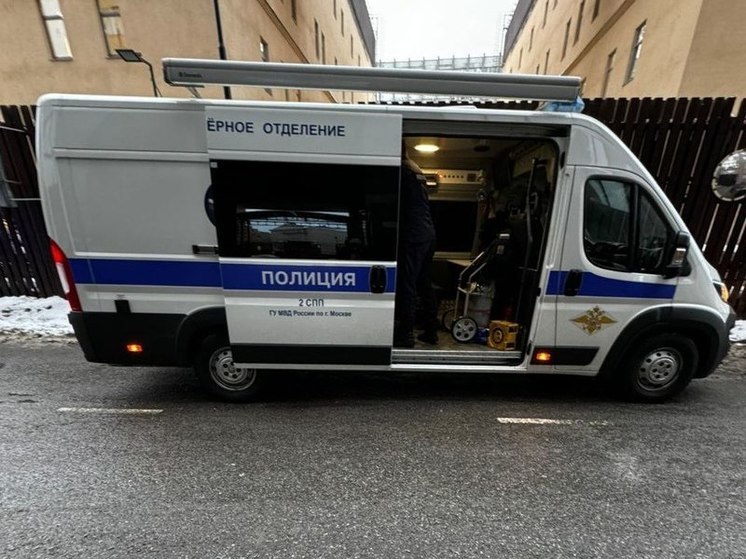 Машину депутата Картаполова обследуют саперы