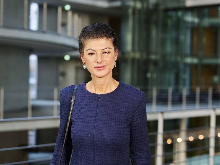 Критикующую помощь Украине Сару Вагенкнехт выдвинули в канцлеры Германии